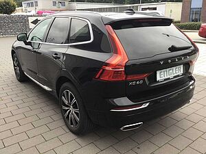 Volvo  B4 (Diesel) Inscription AWD PanoDach Cam