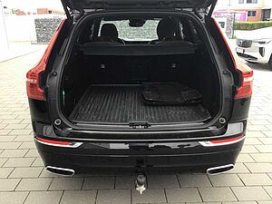 Volvo  B4 (Diesel) Inscription AWD PanoDach Cam