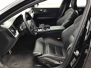 Volvo  T6 Plus Dark AWD PanoDach Cam