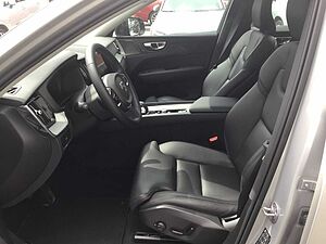 Volvo  B4 (Benzin) Plus Dark PanoDach Leder Cam
