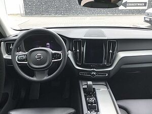 Volvo  B4 (Benzin) Plus Dark PanoDach Leder Cam