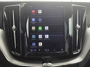 Volvo  B4 (Benzin) Plus Dark PanoDach Leder Cam