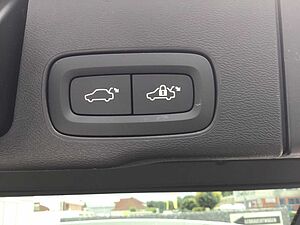 Volvo  B4 (Benzin) Plus Dark PanoDach Leder Cam