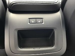 Volvo  B4 (Diesel) Plus Dark 360° Cam Navi Leder