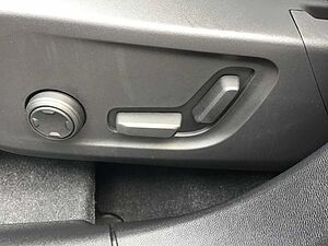 Volvo  B4 Plus Dark Harman-Kardon  WSS beheizt