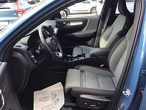 Volvo  B4 Plus Dark Harman-Kardon  WSS beheizt