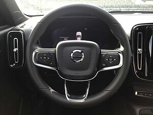 Volvo  B4 Plus Dark Harman-Kardon  WSS beheizt