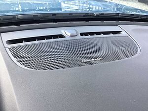 Volvo  B4 Plus Dark Harman-Kardon  WSS beheizt