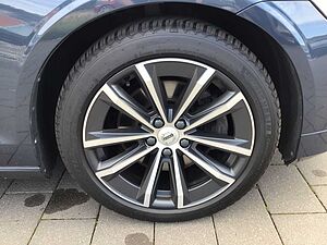 Volvo  B4 (Diesel) Momentum Pro Stdhzg. Leder H&K