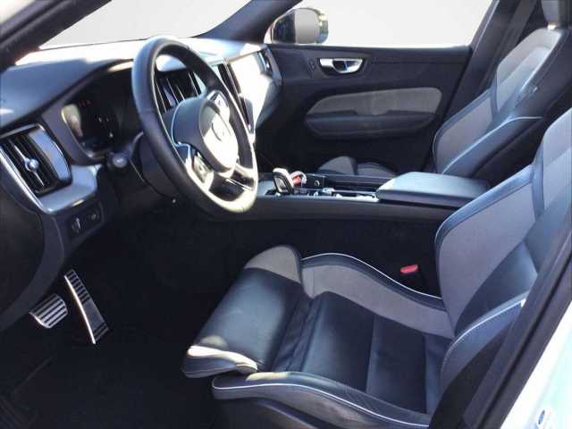 Volvo  B4 D AWD R Design Autom. /360°RFK/4-Z. Klima