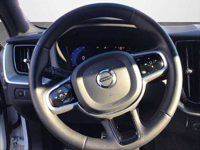 Volvo  B4 D AWD R Design Autom. /360°RFK/4-Z. Klima