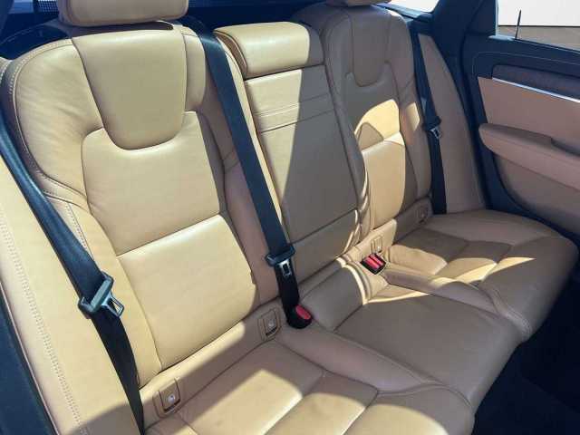 Volvo  B4 Inscription Autom. /Panorama/ACC/4Z-Klima