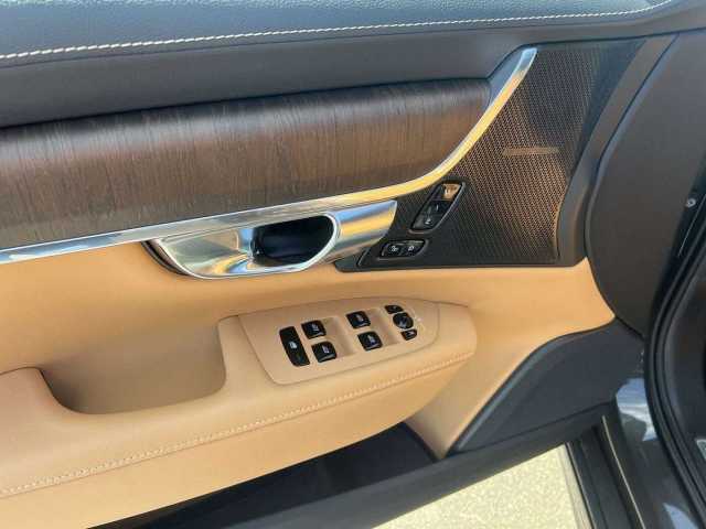 Volvo  B4 Inscription Autom. /Panorama/ACC/4Z-Klima