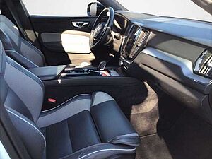 Volvo  B4 D AWD R Design Autom. /360°RFK/4-Z. Klima