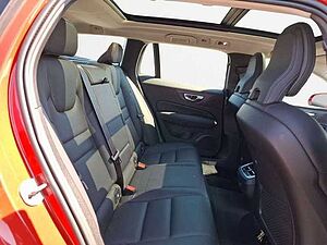 Volvo  B3 Mild-Hybrid Core Autom. /Keyless/Tempomat