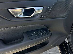 Volvo  T6 Recharge AWD Geartronic R Design