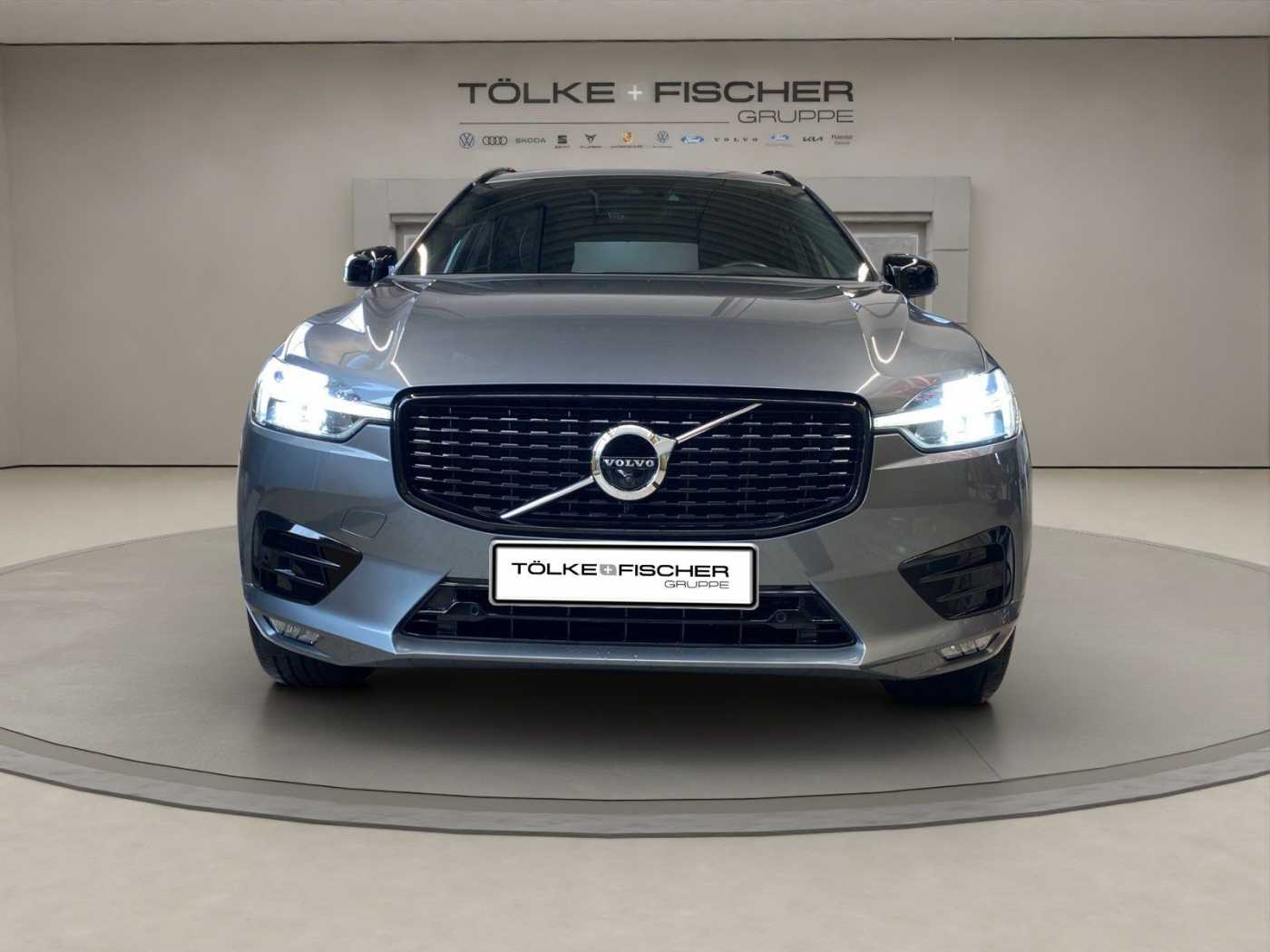 Volvo  B4 (Diesel)- R Design ACC AUT Kam. Navi 360