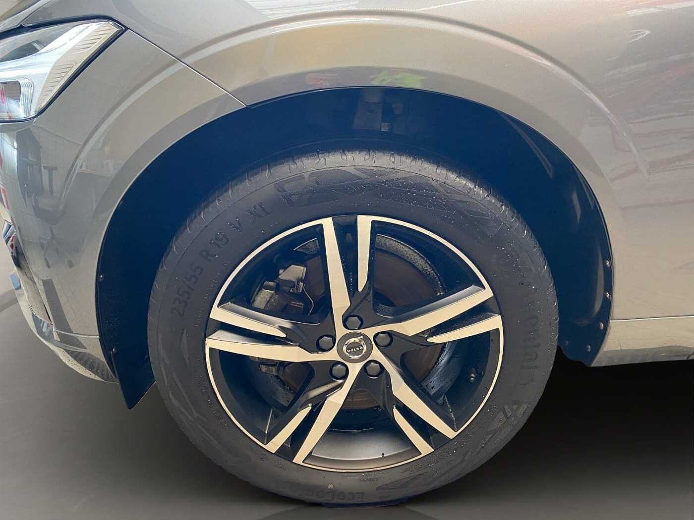 Volvo  B4 (Diesel)- R Design ACC AUT Kam. Navi 360