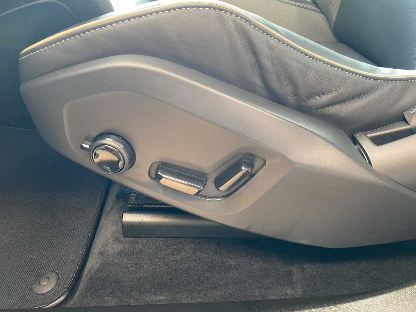 Volvo echarge T6 Twin Engine (E6d) R Design Recha