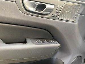 Volvo  B4 Plus Dark Navi Kam. harman ACC 4xSHZ LM