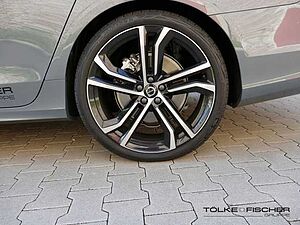 Volvo  Kombi Ultimate Dark B5 AWD Diesel EU6d+Bowers&Wilkins+Pano+Standhzg. +HUD+A. Luftf