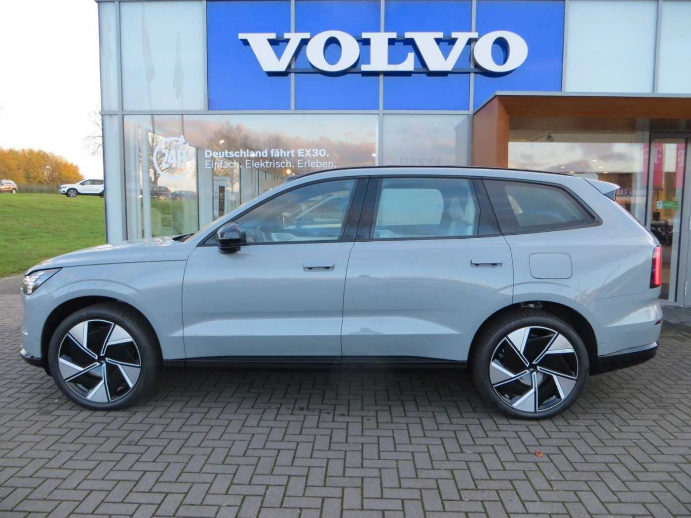 Volvo  Twin Motor AWD Ultra 7-Sitzer