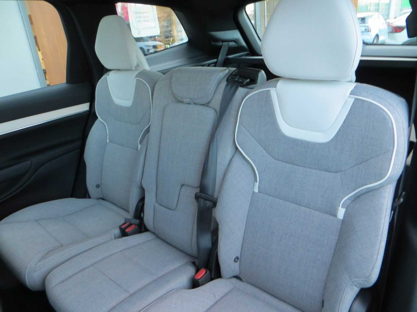 Volvo  Twin Motor AWD Ultra 7-Sitzer
