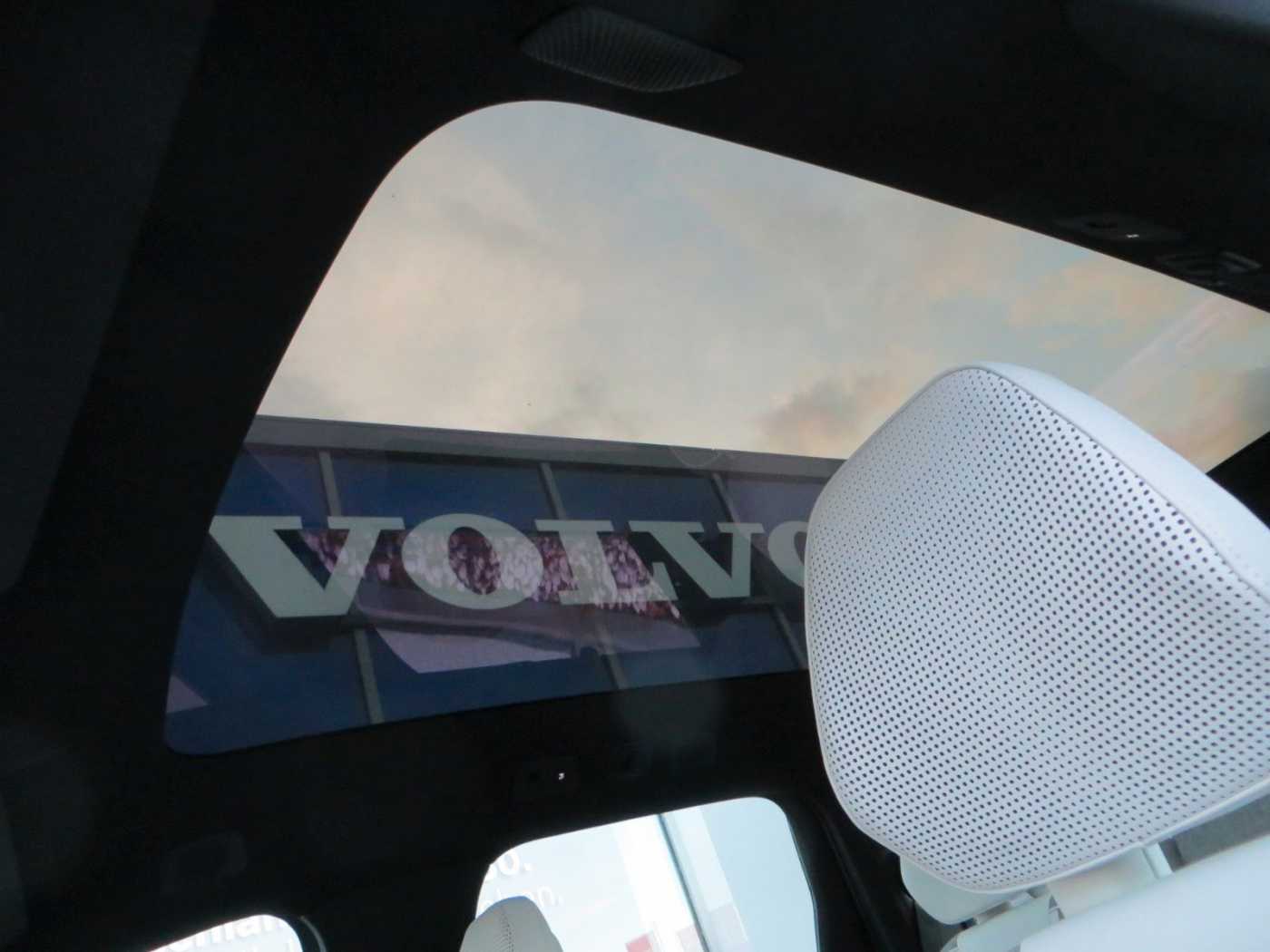 Volvo  Twin Motor AWD Ultra 7-Sitzer