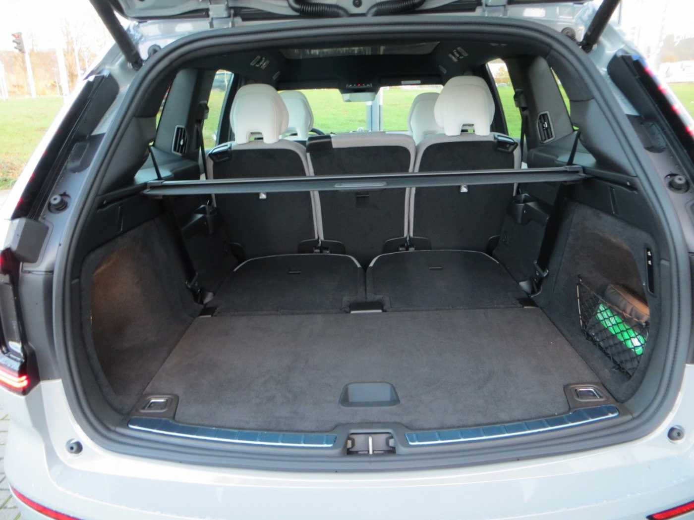 Volvo  Twin Motor AWD Ultra 7-Sitzer