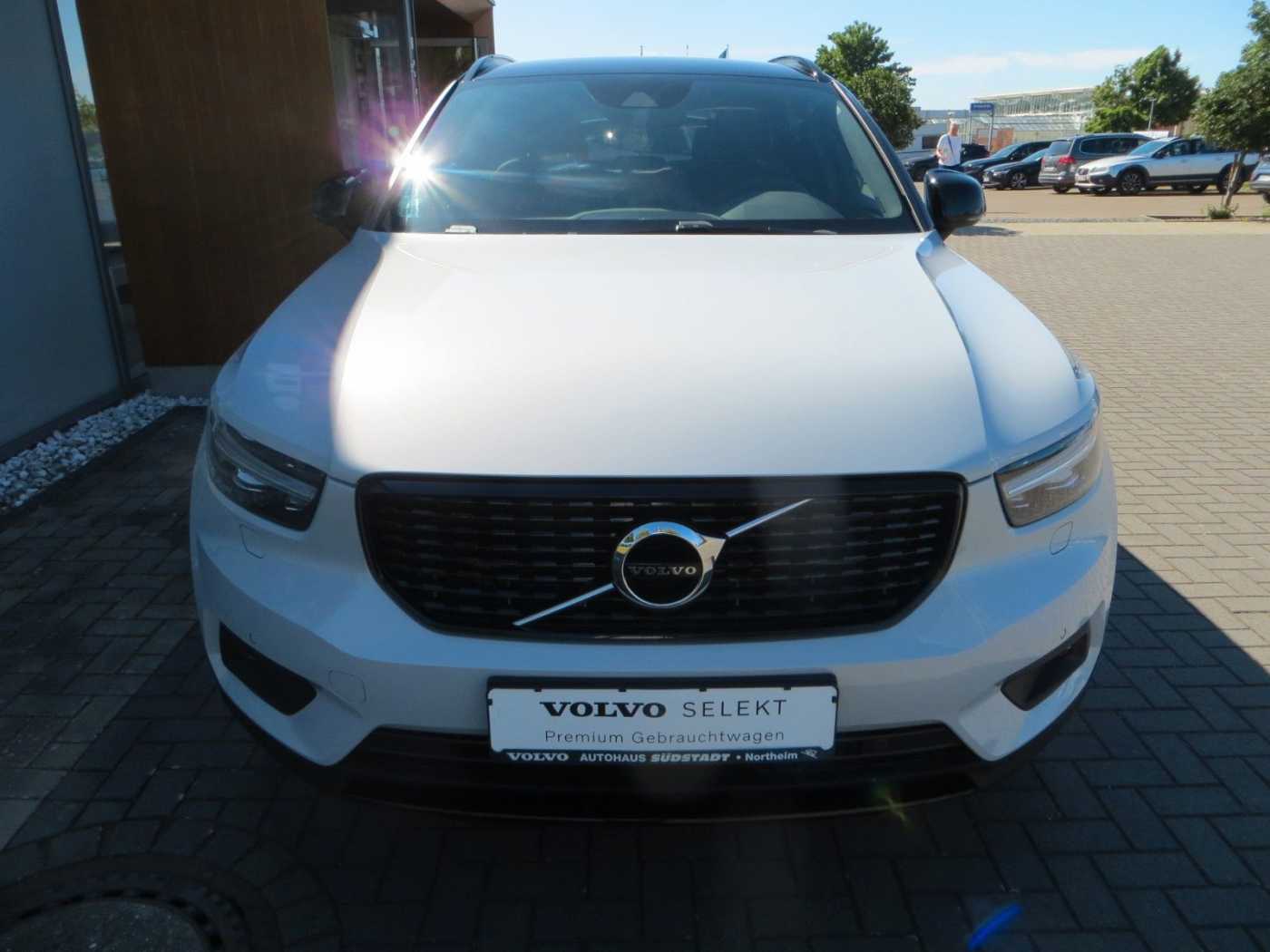 Volvo  T4 Recharge R Design H&K SOUND AHK