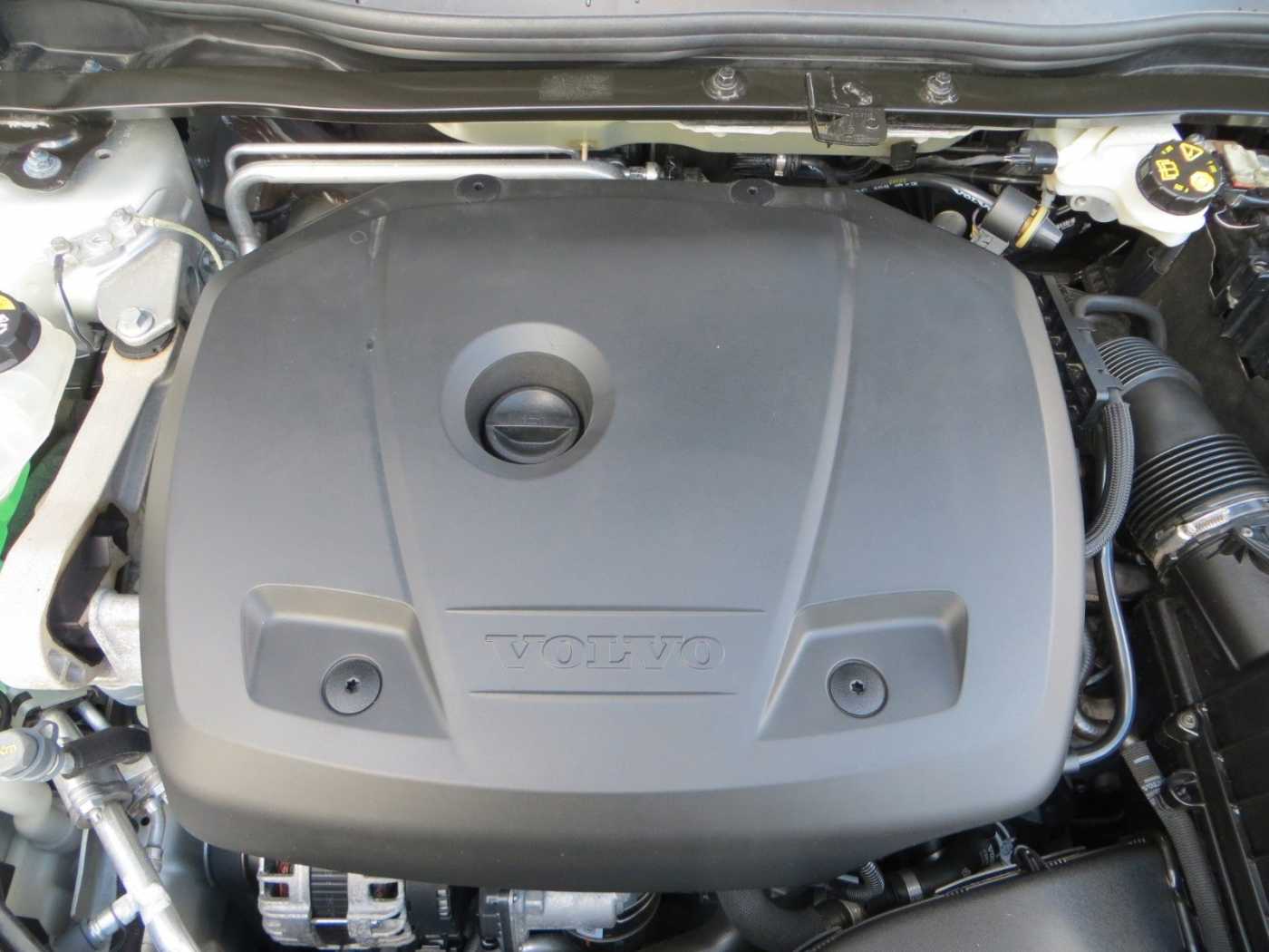 Volvo  T2 Momentum