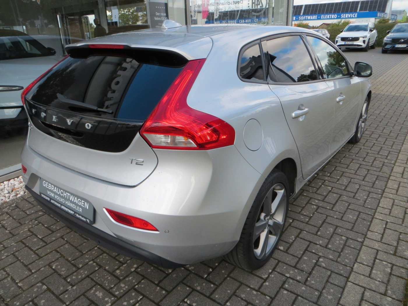 Volvo  T2 Momentum