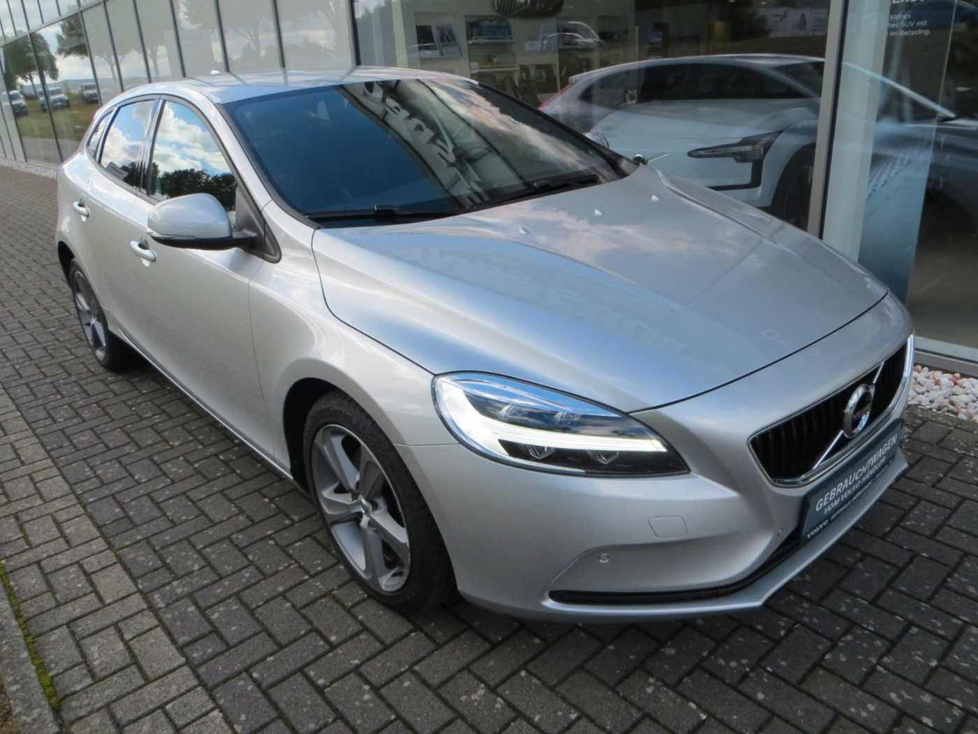 Volvo  T2 Momentum