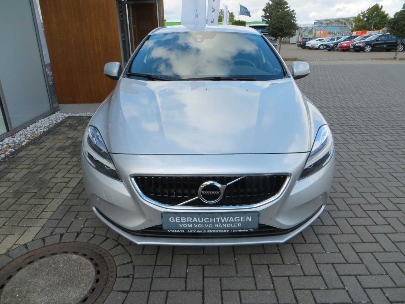 Volvo  T2 Momentum