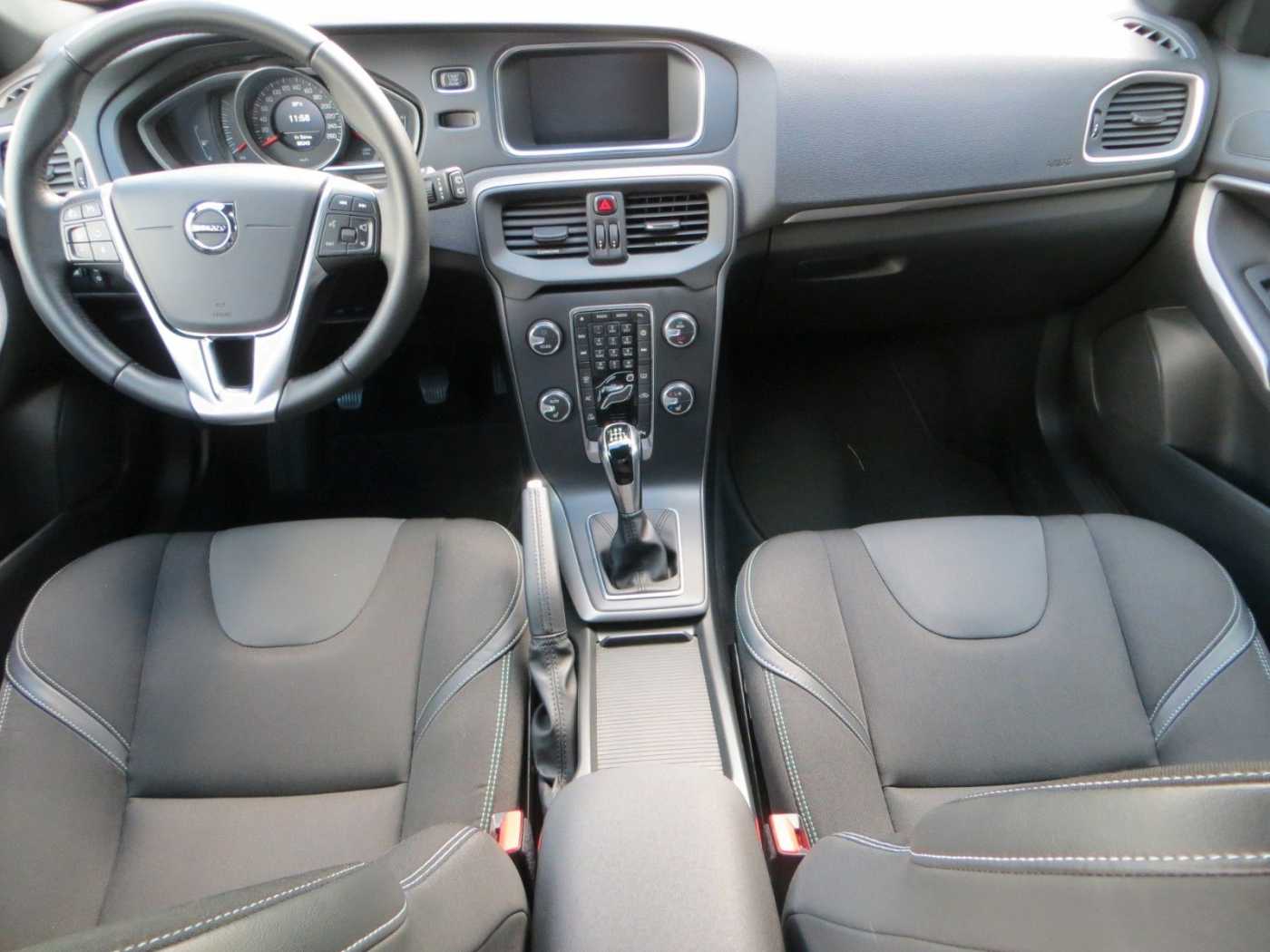 Volvo  T2 Momentum
