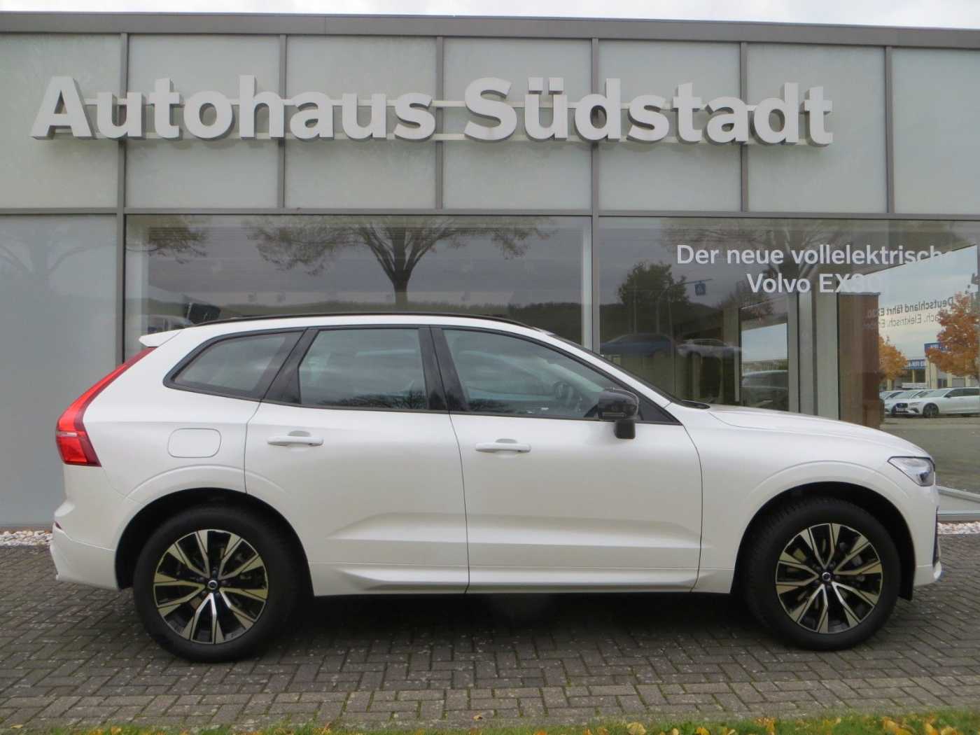 Volvo  B4 Plus Dark Auto FSH AHK