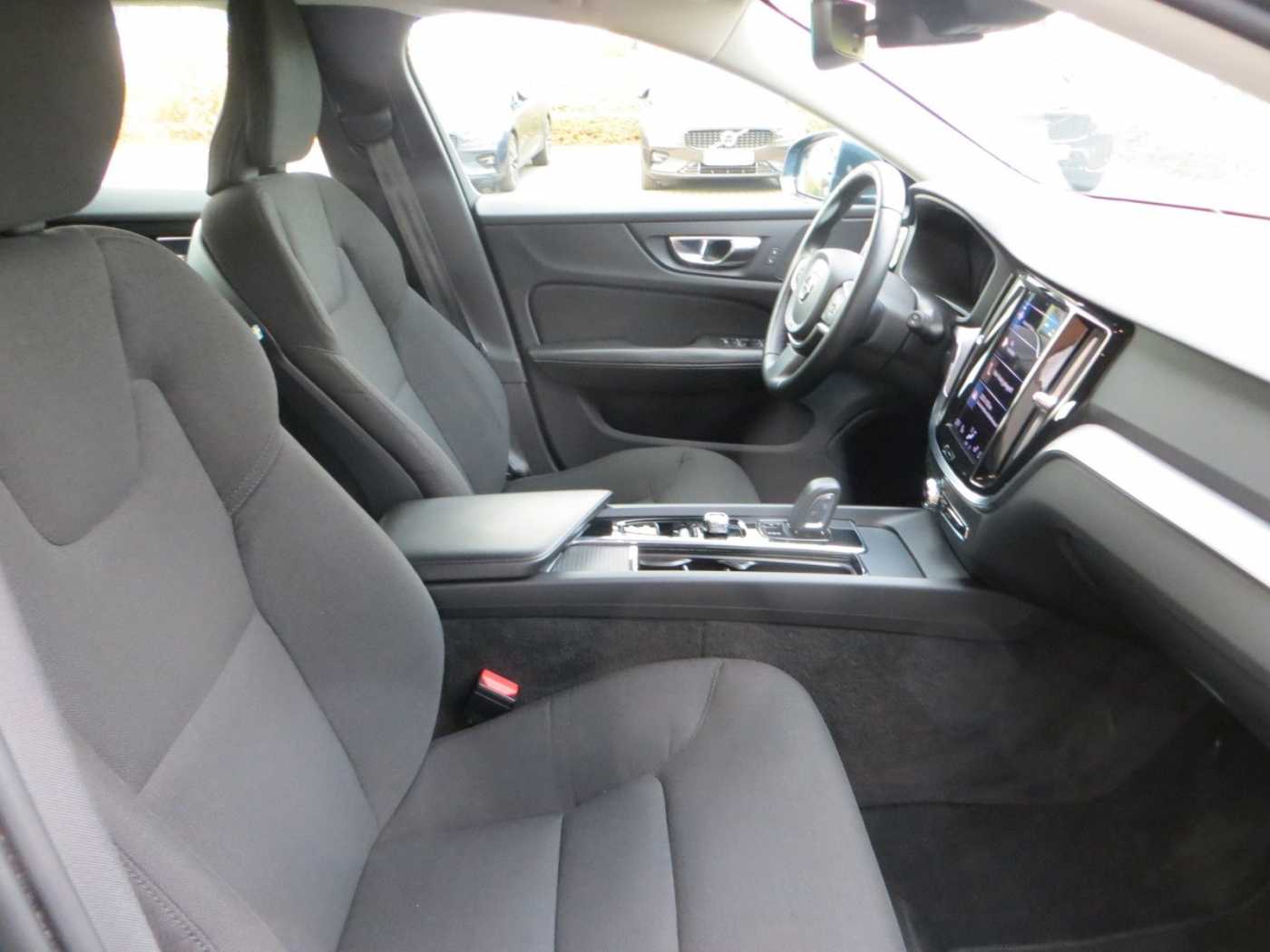 Volvo  B4  Geartronic Momentum Pro ACC LM 19&apos, &apos, AHK