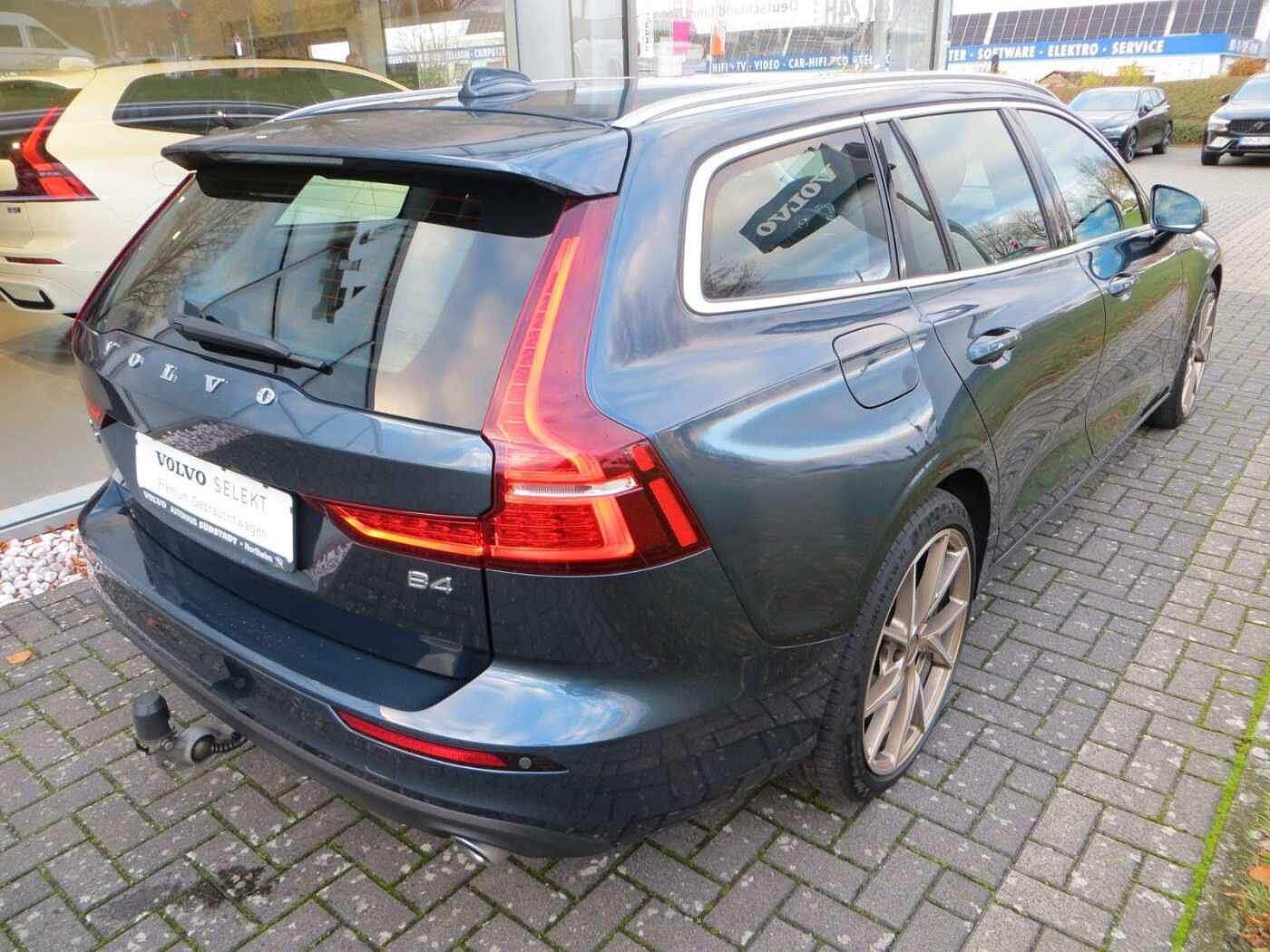 Volvo  B4  Geartronic Momentum Pro ACC LM 19&apos, &apos, AHK