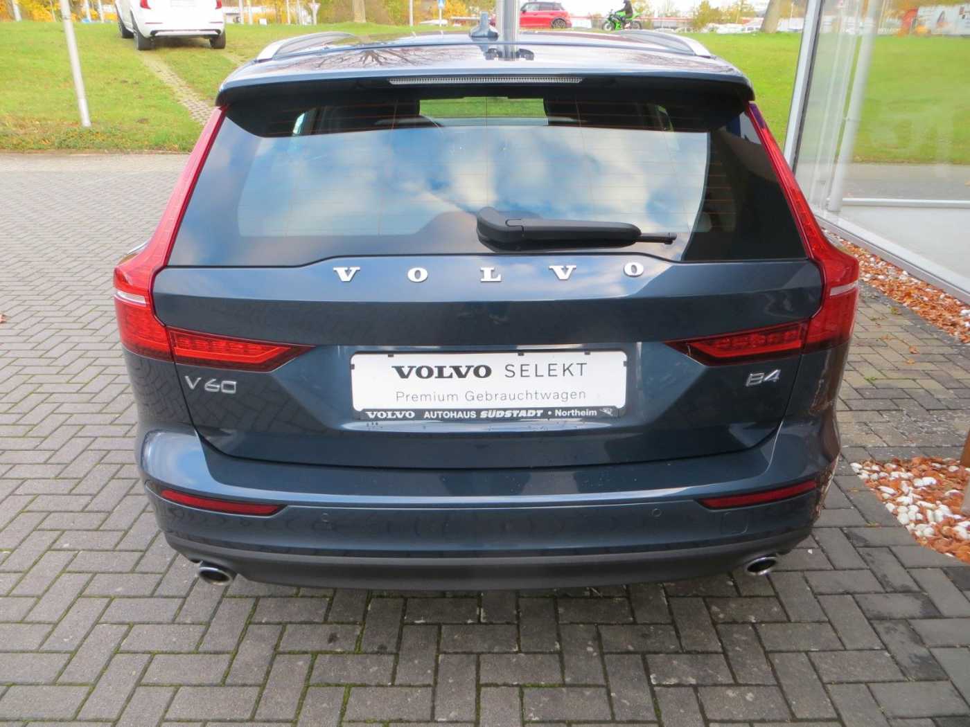 Volvo  B4  Geartronic Momentum Pro ACC LM 19&apos, &apos, AHK