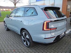 Volvo  Twin Motor AWD Ultra 7-Sitzer