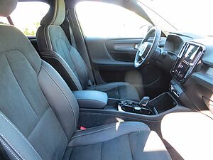 Volvo  T4 Recharge R Design H&K SOUND AHK