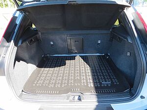 Volvo  T4 Recharge R Design H&K SOUND AHK