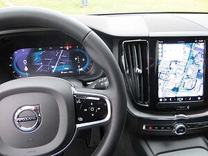 Volvo  B4 Plus Dark Auto FSH AHK