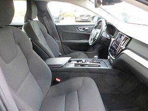 Volvo  B4  Geartronic Momentum Pro ACC LM 19&apos, &apos, AHK