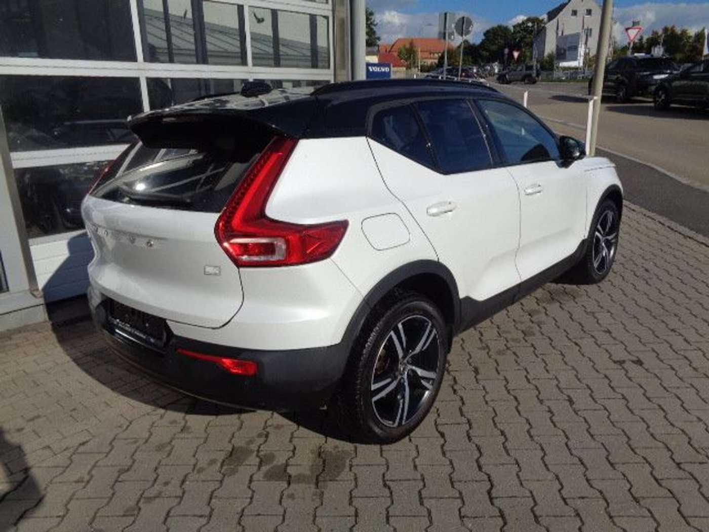 Volvo  T5 R-Design Expression Plug-In Hybrid