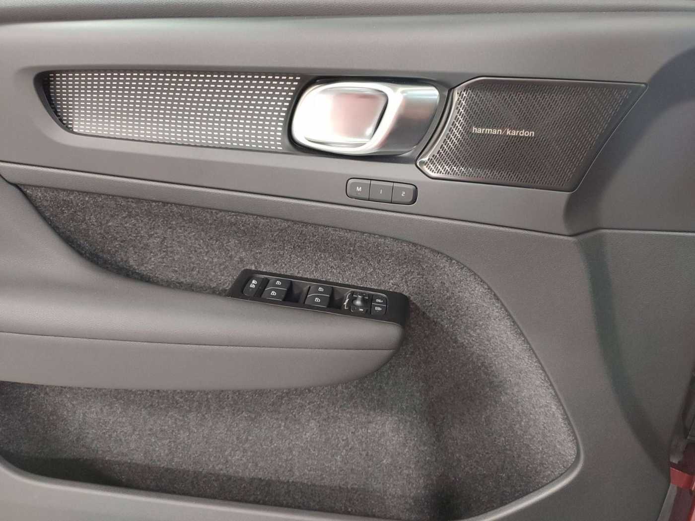 Volvo  Pro Recharge Pure Electric*Zins eff. 0,99%