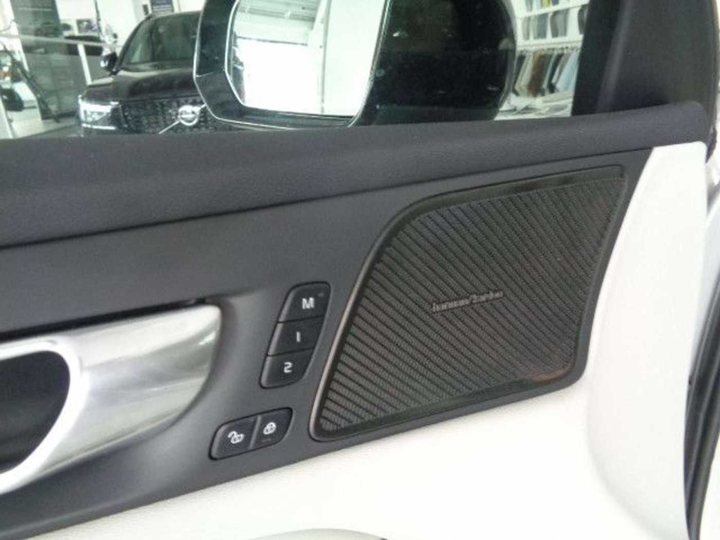 Volvo  Plus Dark*LEDER BEIGE*MITARBEITERFAHRZEUG !