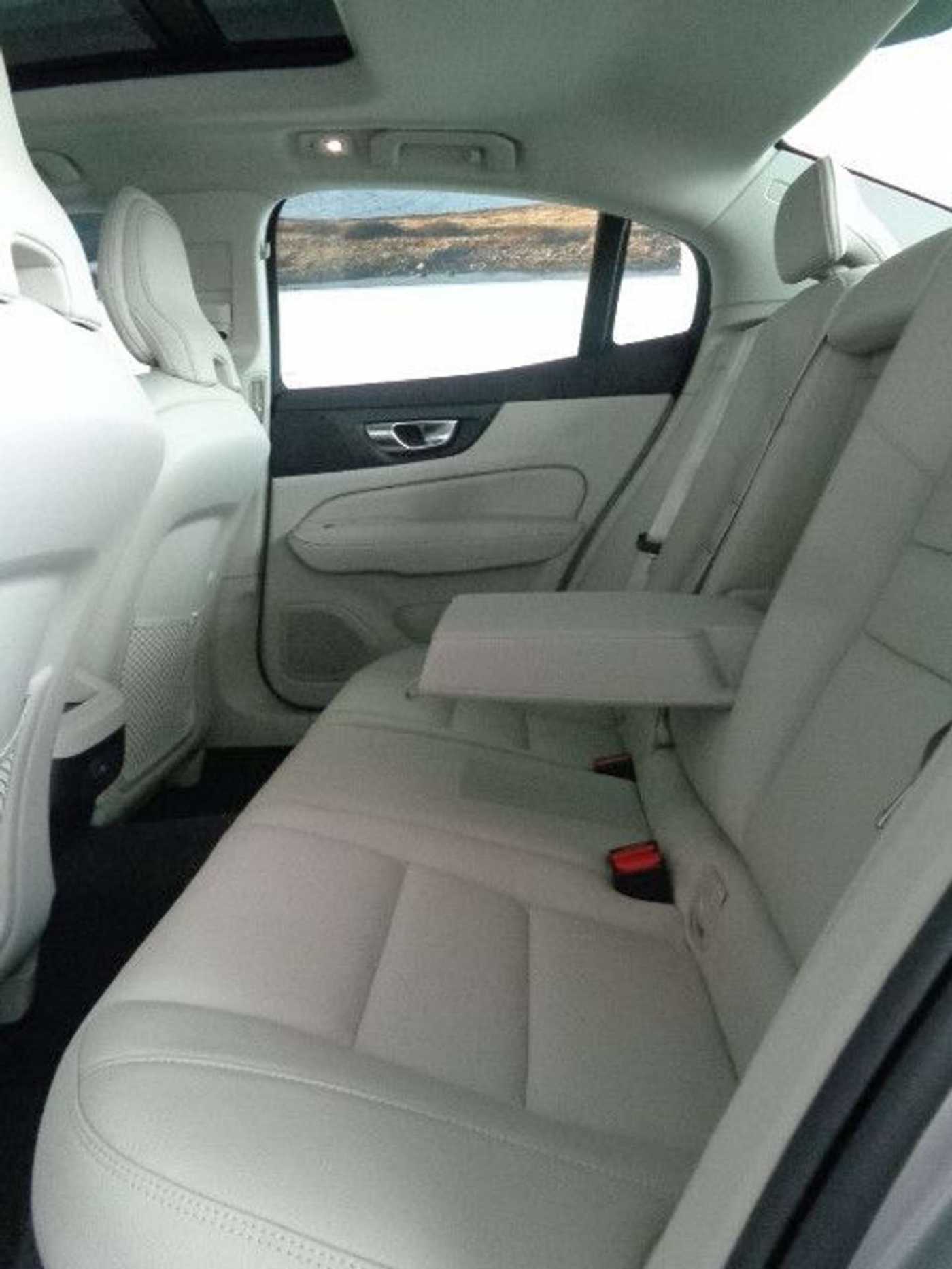 Volvo  Plus Dark*LEDER BEIGE*MITARBEITERFAHRZEUG !