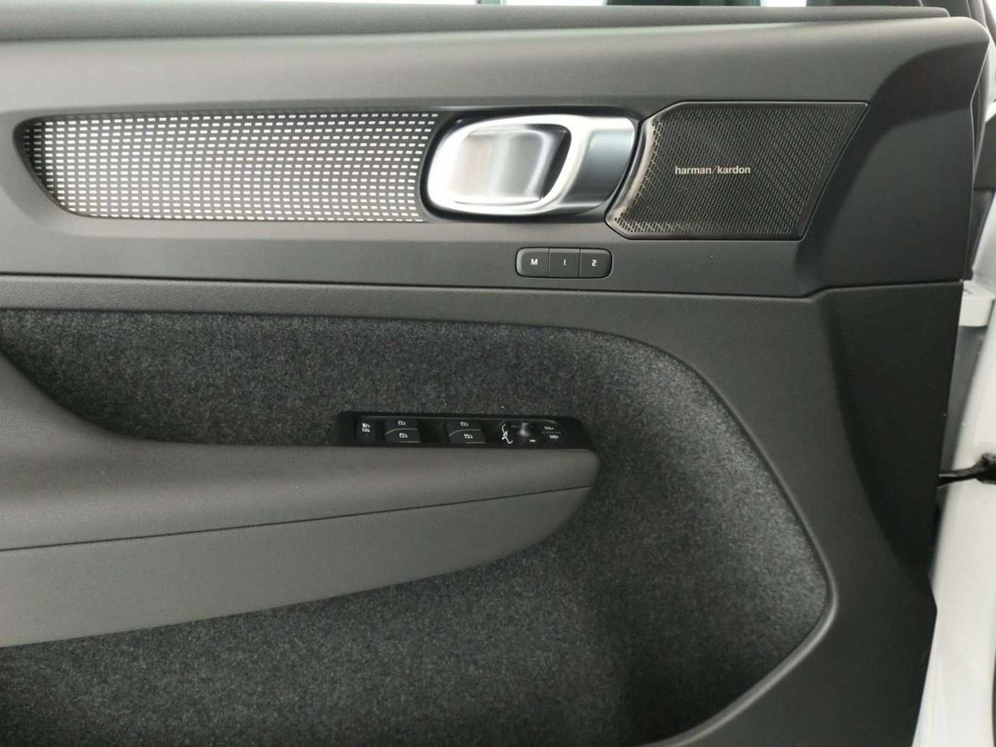 Volvo  Pro Recharge Pure Electric*ZINS 0,99% eff.