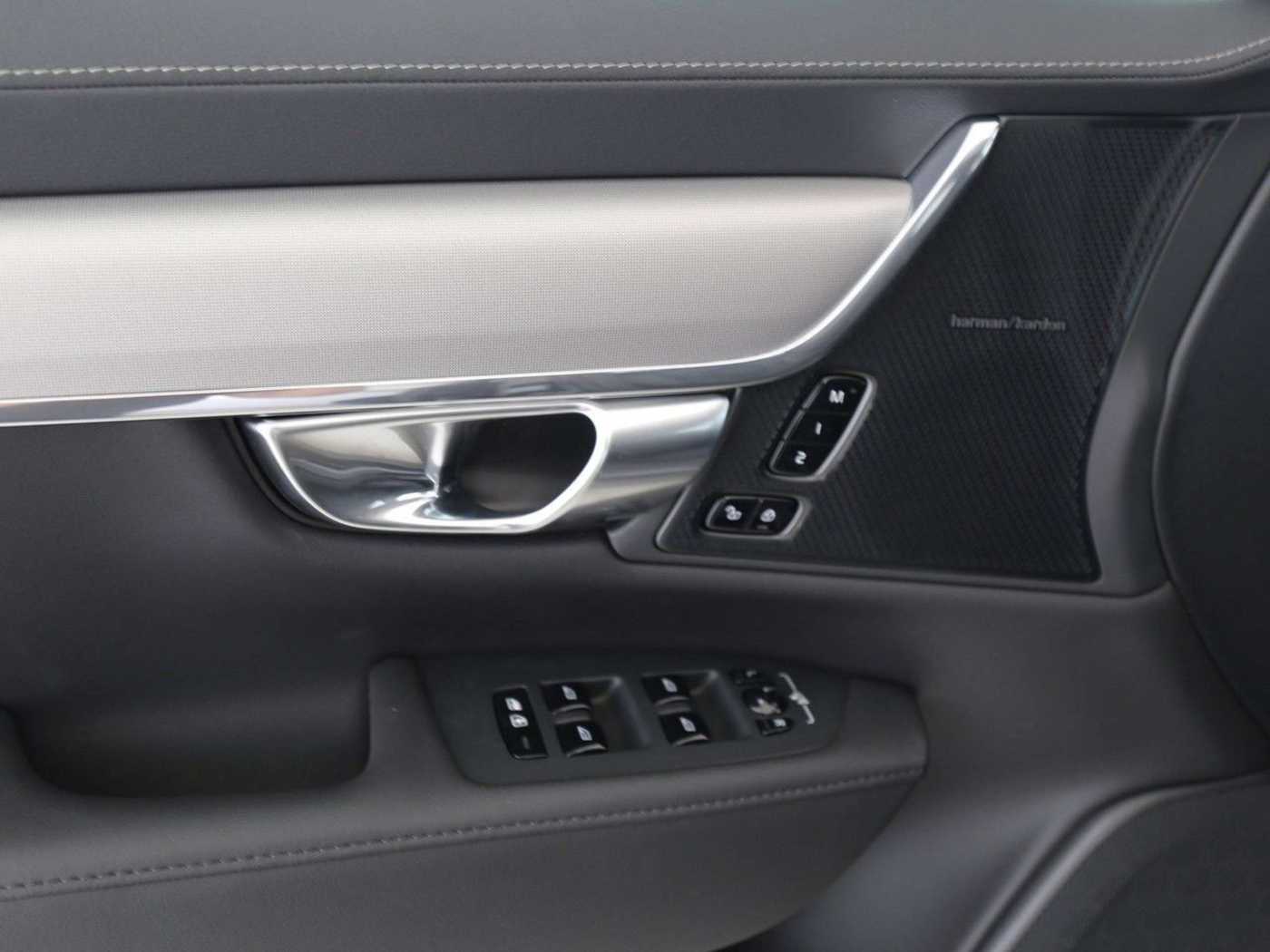 Volvo  T8 Plus Dark Plug-In Hybrid AWD*LUFTFW*360°*